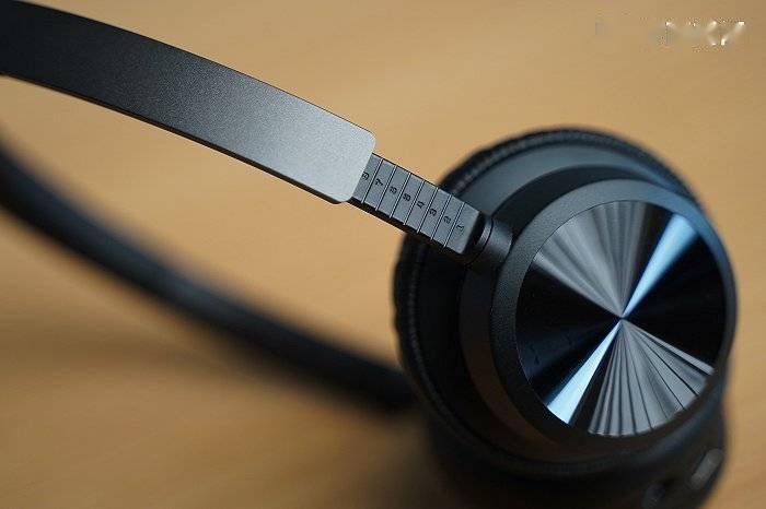 定位办公需求，Poly Voyager 4300 UC无线蓝牙耳机体验