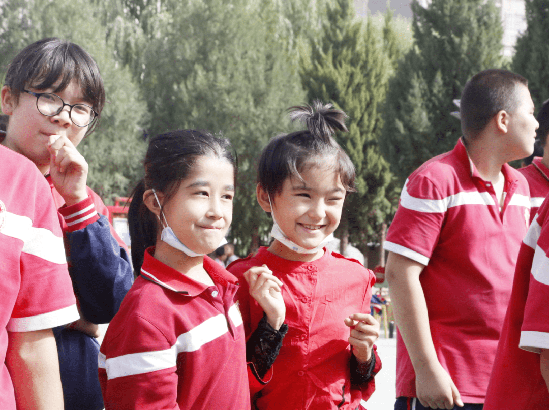 盲童朗读让爱发声华韵之声新疆巴州特教学校捐赠活动