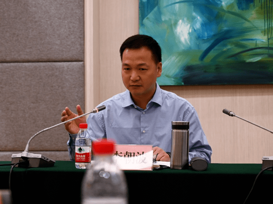 陆涵,连江县委组织部部长陈剑雄,市人才集团董事长李朝波作引才交流