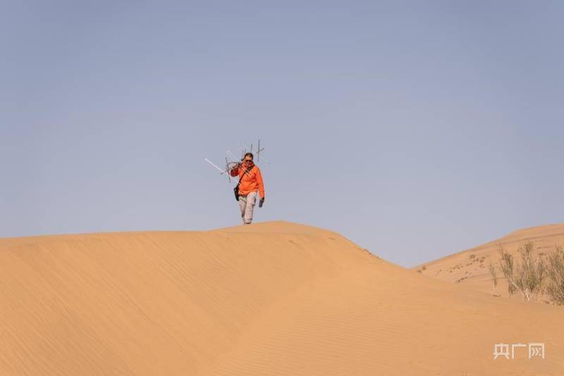 仰望星空 上海交大自主研发小卫星搭载长征二号丁型火箭成功发射
