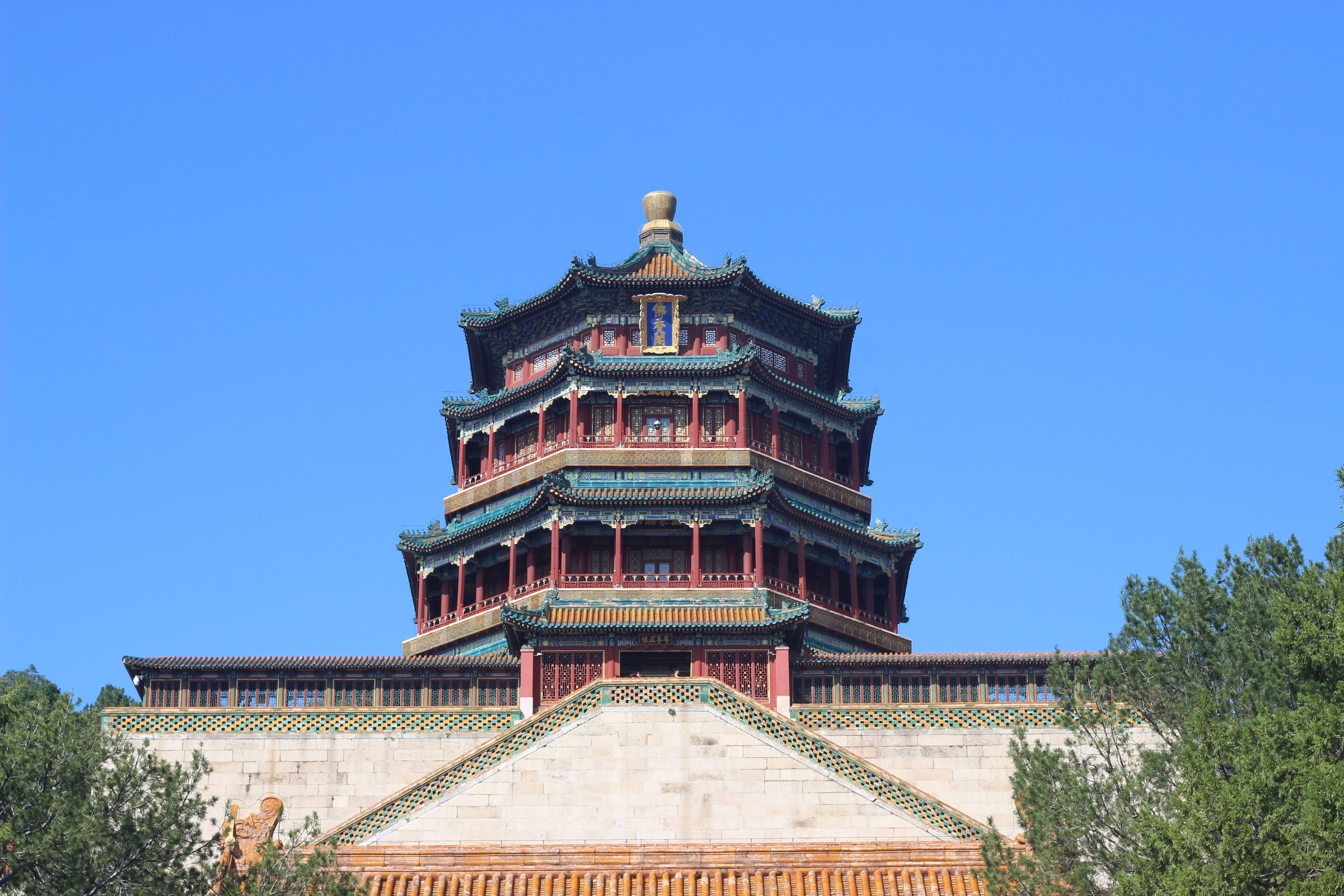 颐和园博物馆的宝藏遗产从慈禧照片到玉瓷是中华文明的兴衰史