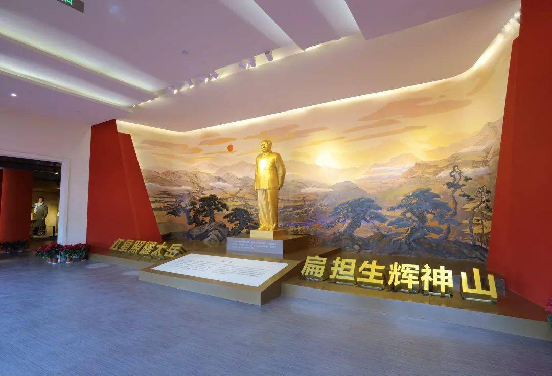 浮山县以扁担精神纪念馆为阵地,以党员学习教育为切入点,通过传承红色