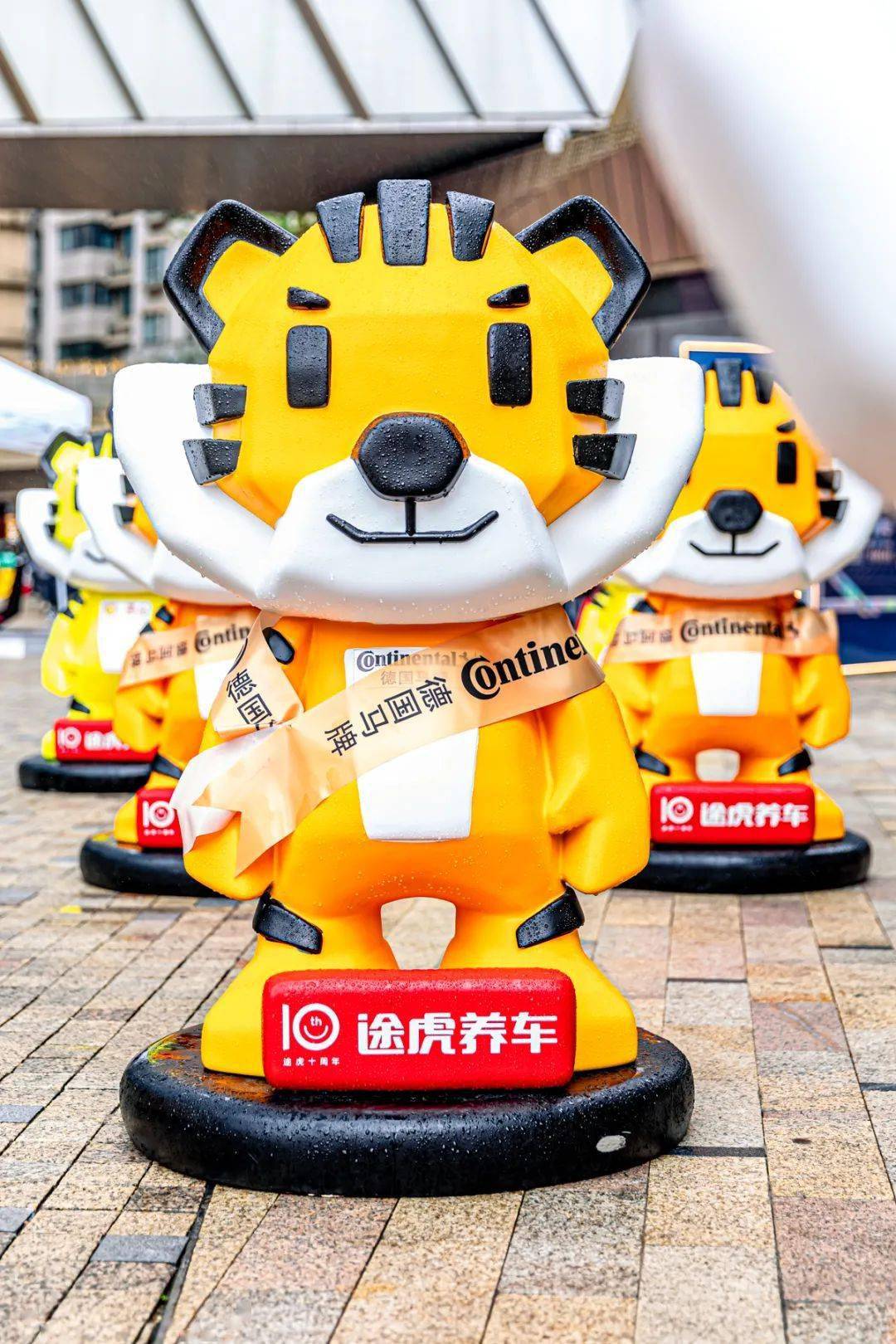 作为专业汽车养护服务平台,途虎养车成立十年,全国已有3300 门店,武汉
