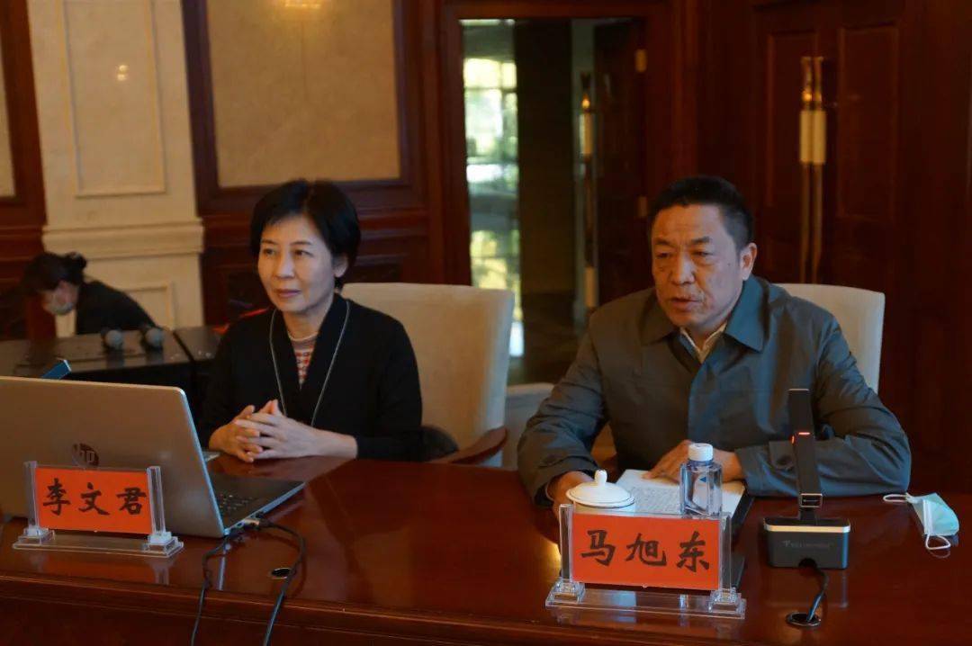 培训中,宁夏警官职业学院老师王涛带领大家重温了百年党史;中国人民