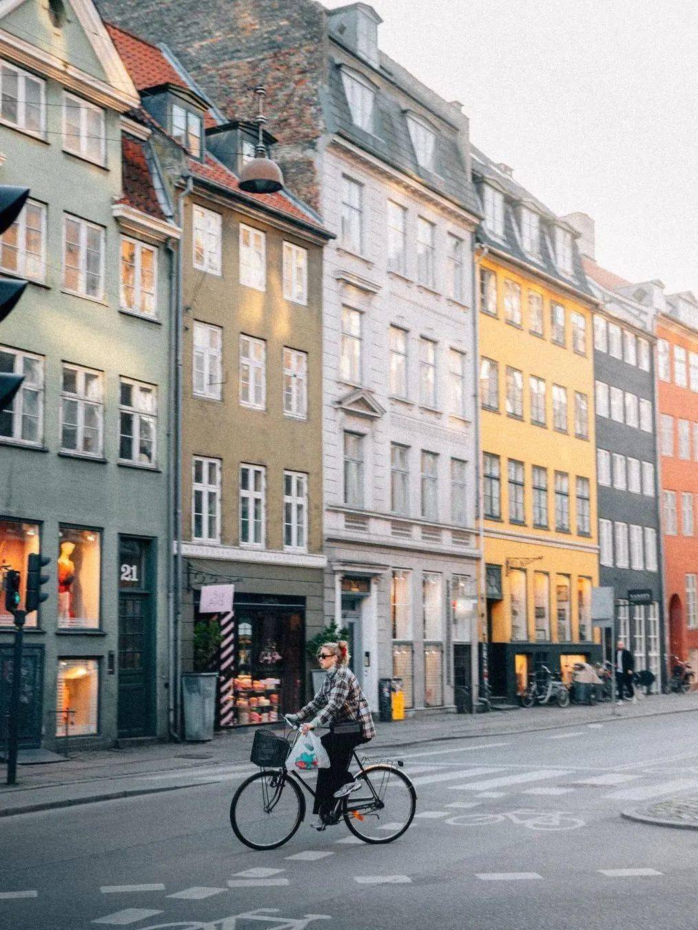 Vogue 在哥本哈根时装周 时髦女士都是骑单车赶场子的