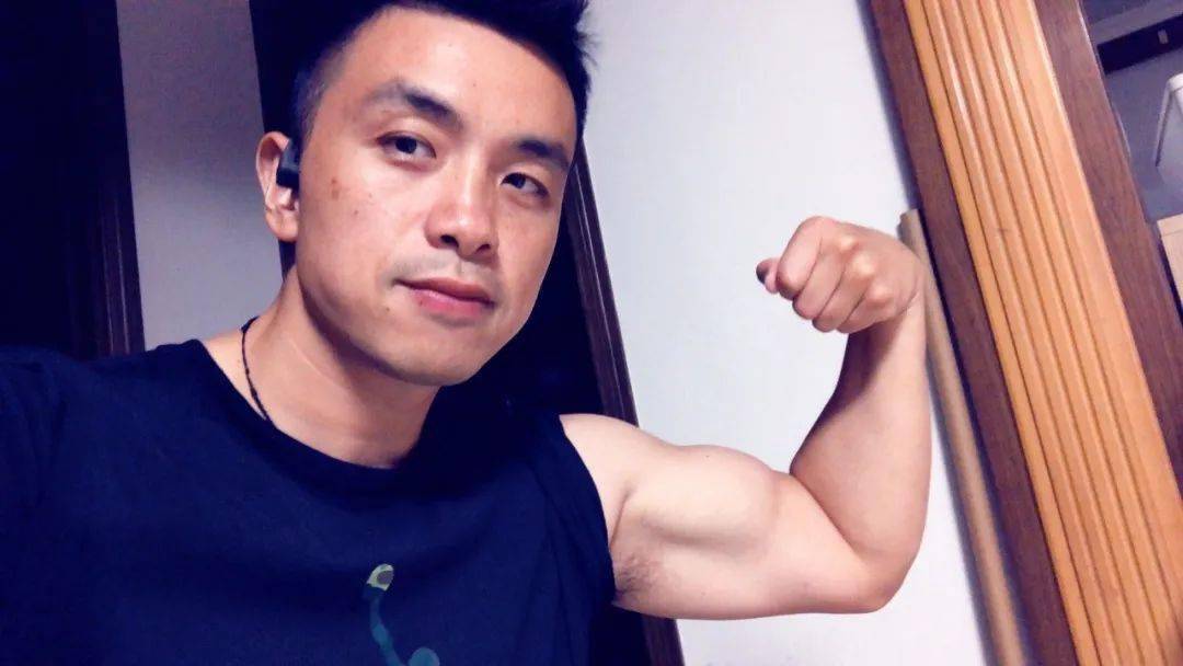 41岁患癌男子用161天踏上健美舞台这才是真正的毛睿战士