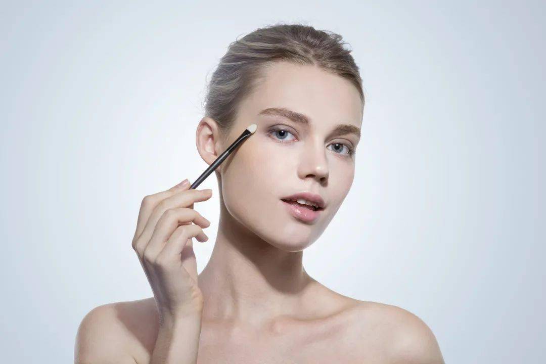 景甜凭什么景甜就是“合照杀手”？因为第一眼美女都有0感底妆