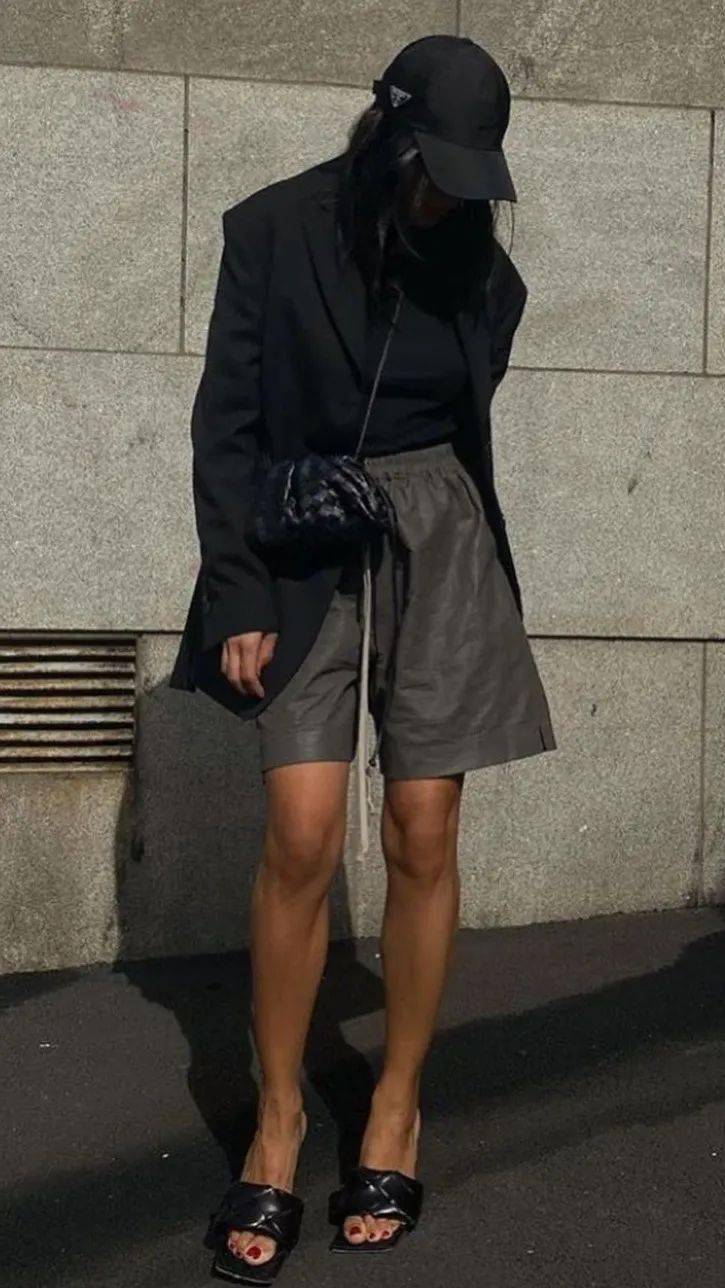 颜色 黑西装很古板？我有不一样的穿搭灵感