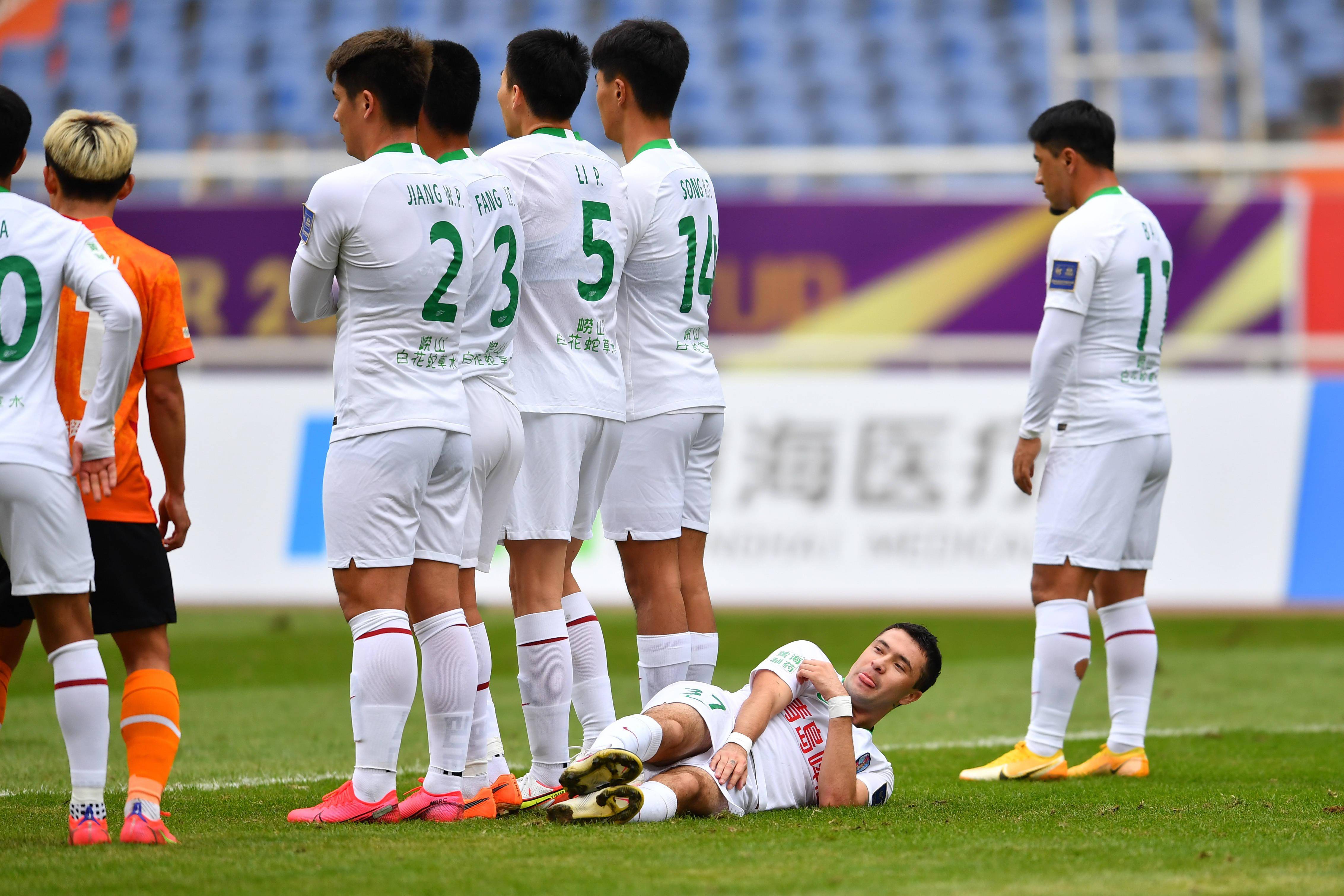新华社记者 朱峥 摄当日,在2021赛季中国足协杯(济南赛区)第二轮比赛