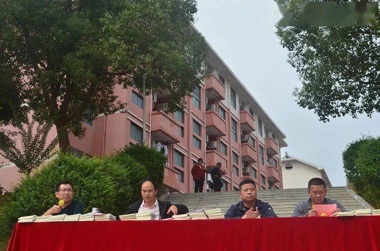 都昌三中高二年级月考表彰大会这一批学生获奖