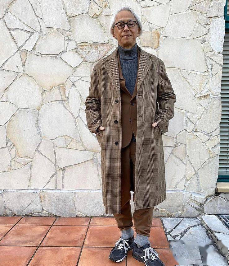 看完这位日本68岁大叔的穿搭,我才知道什么叫亚洲雅痞?