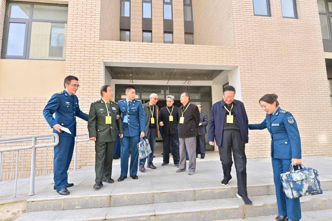 沃土植新绿起航谱新篇空军军医大学开展新校区植树活动