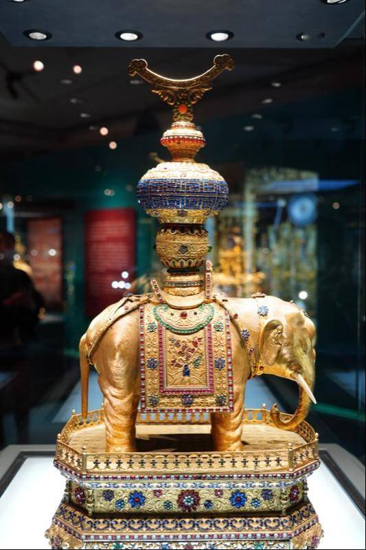 文明|从郎世宁油画、西洋钟表看清代中西方文明的互动