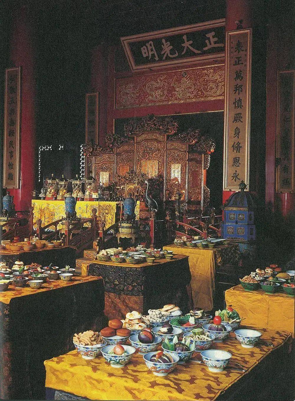 揭秘走进600年故宫看看古代皇帝他们家用什么样的家具