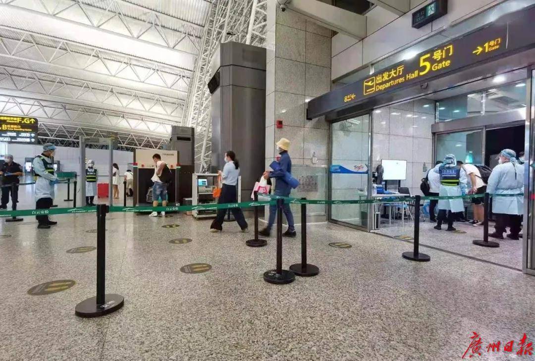 白云机场:重点管控的国内航班旅客,抵达后仍需测核酸