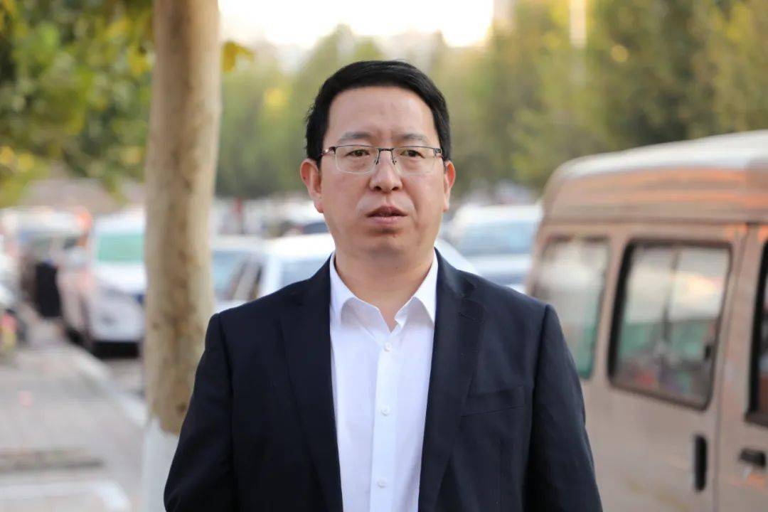 路军强率队开展文明城区创建观摩拉练活动