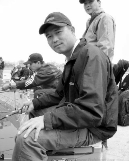 钓王的疯狂人生辞掉20万高薪去钓鱼拿下200多个全国冠军