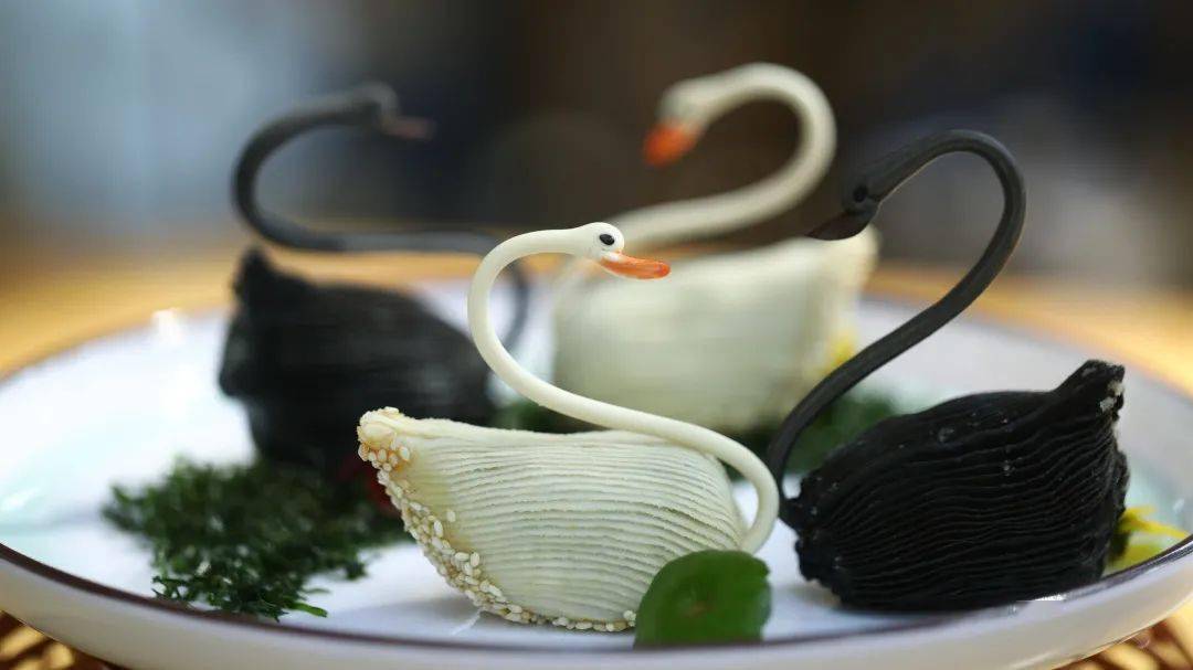 【大师的菜】鹤鸣茶社形神兼备"天鹅酥",精致不输广东早茶!