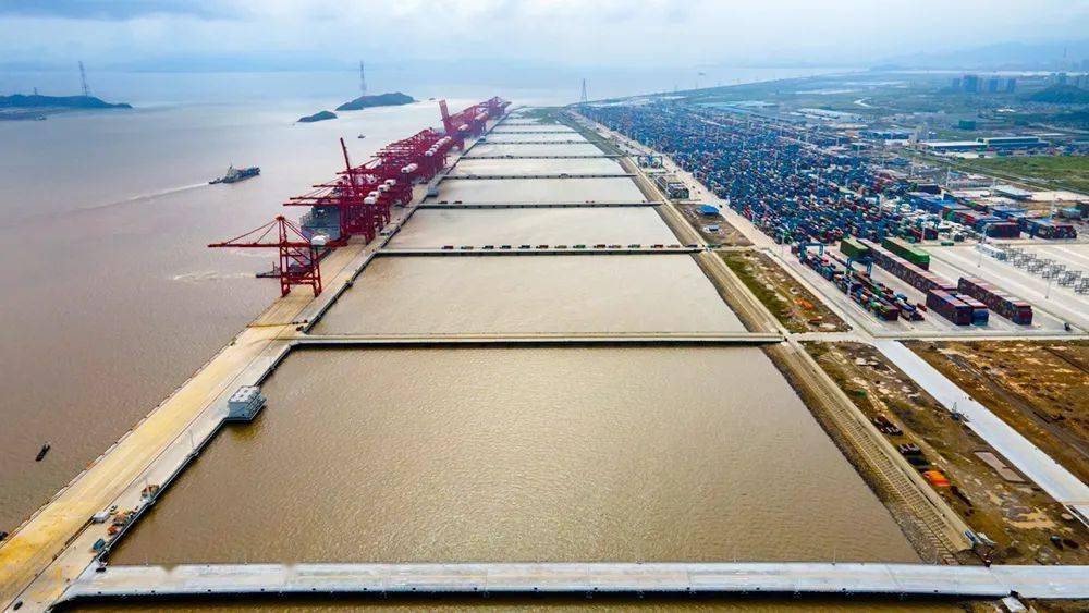 梅山港区9号15万吨级集装箱码头建成通过交工验收