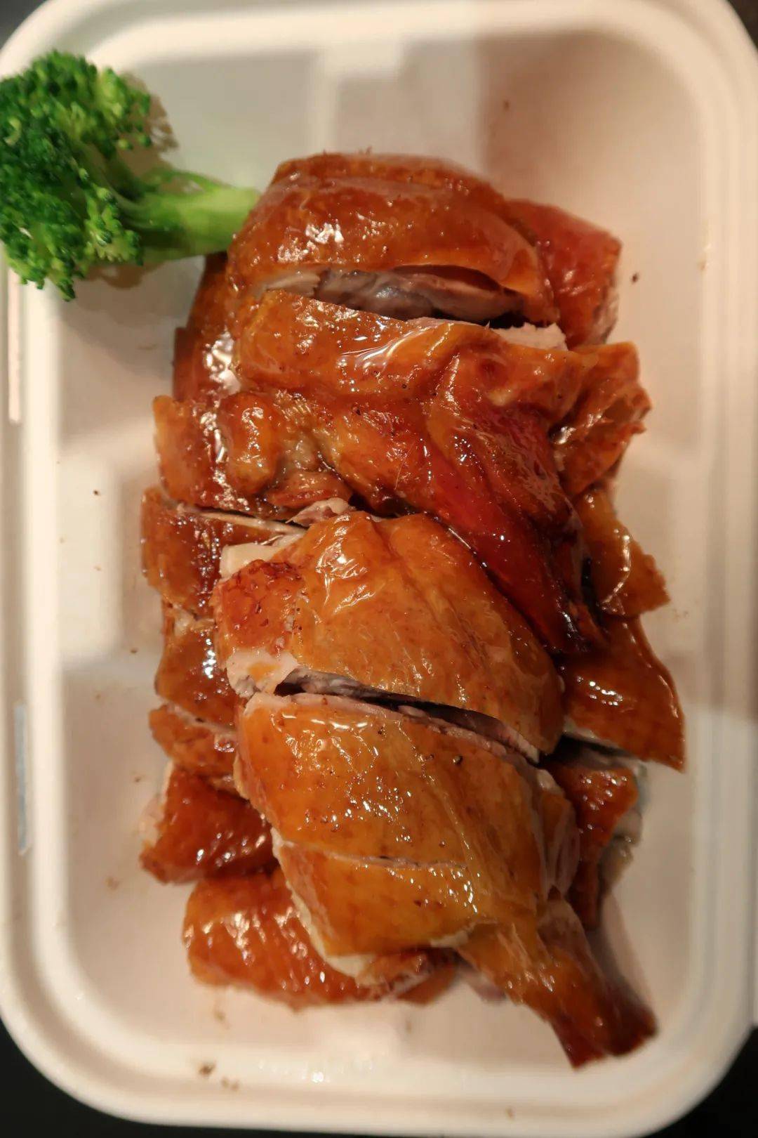 周四特价!脆皮烧鸭半只9.99欧元!