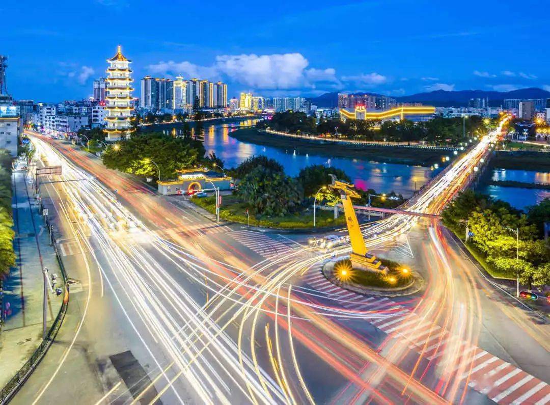 广东恩平第一富豪在国外打拼大赚百亿回国积极为家乡捐款