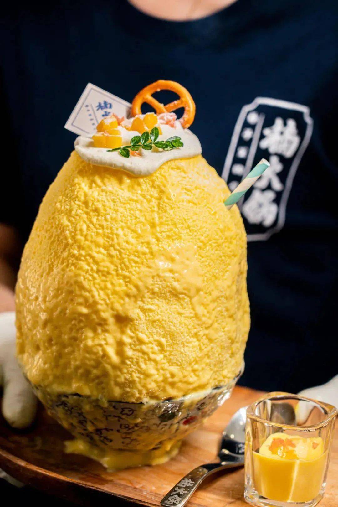 细腻,不会扎嗓子,光看着让人心动,吃下去入口即化,比吃冰淇淋爽一万倍