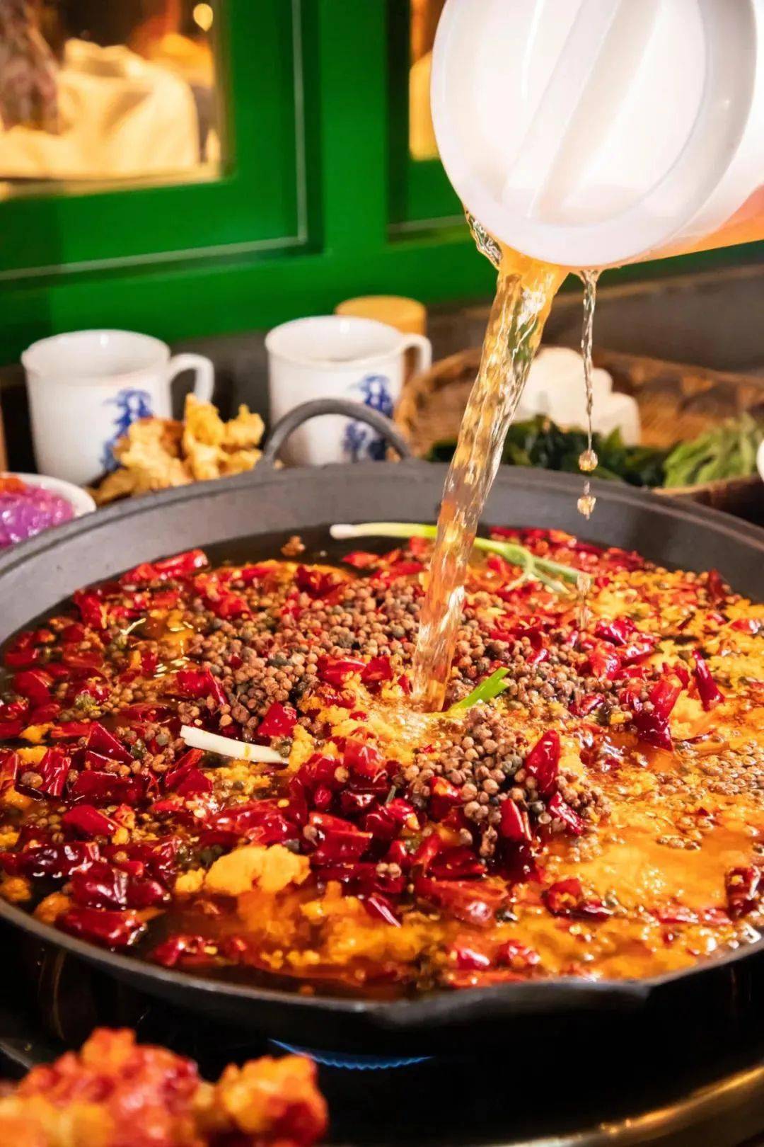 深圳6家必打卡的秋日火锅,不服来战_锅底