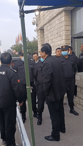 百人夜闯陕西服装工程学院 董事长因挪用公款被