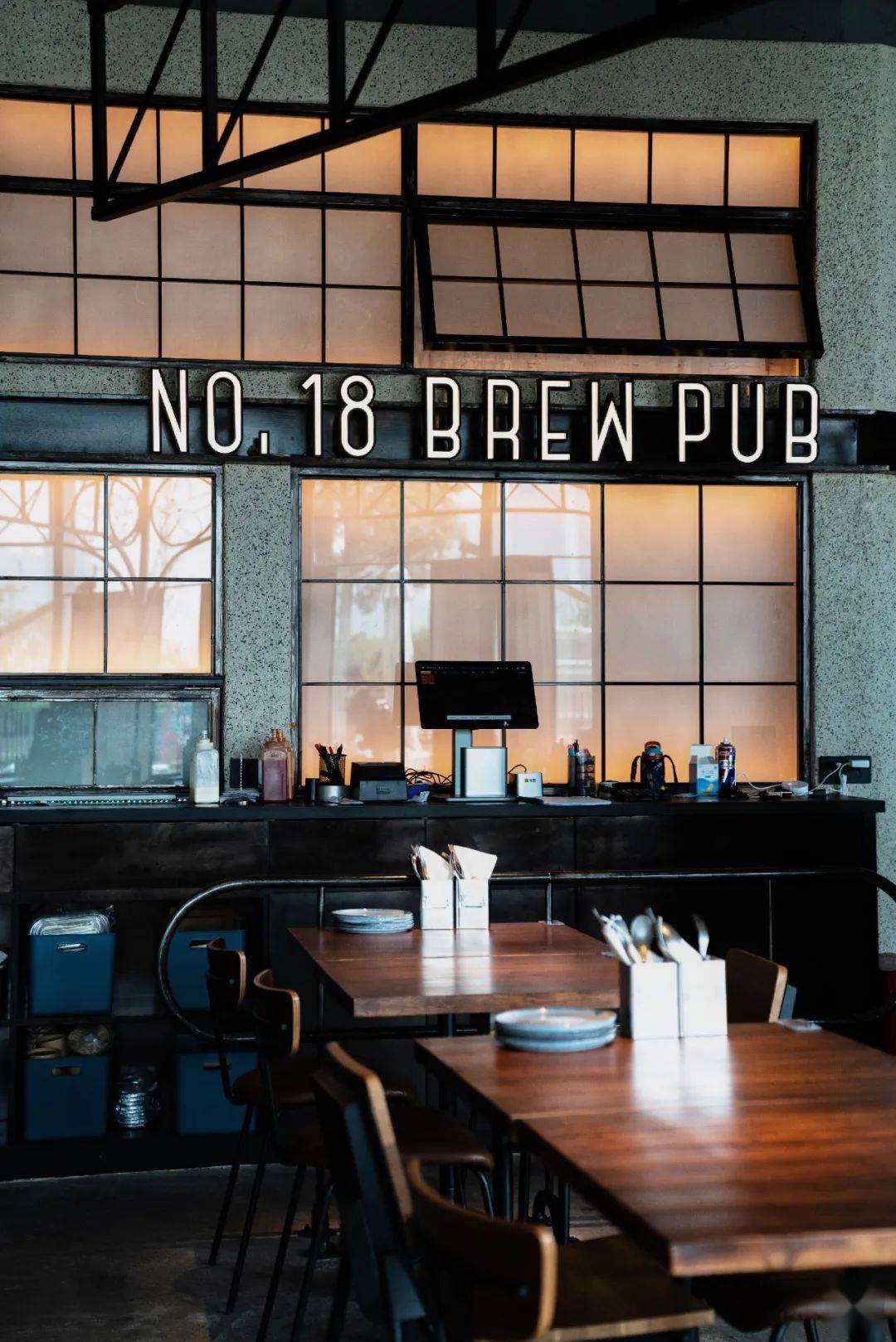 霸榜杭州武汉zui好吃的18号酒馆终于来长沙啦快来get秋天的第一杯精酿