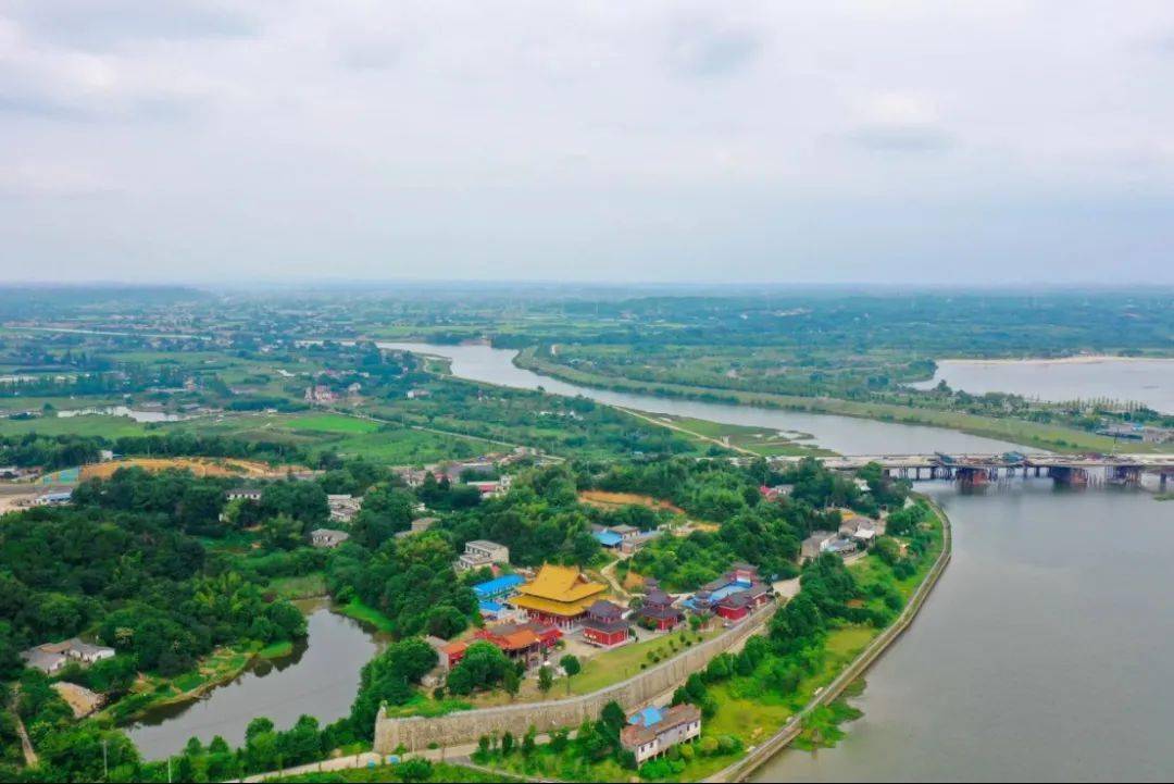 奔流长沙捞刀河宝刀落碧水风光今胜昔