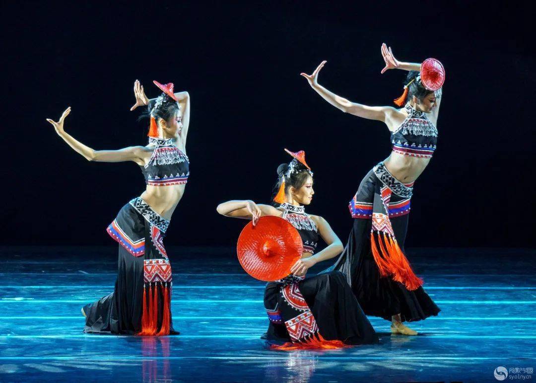 光影中国10月20日图片精选_红山