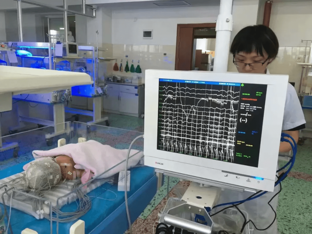 如今,新生儿视频脑电图监测在新生儿重症监护病房作为一种常规检查