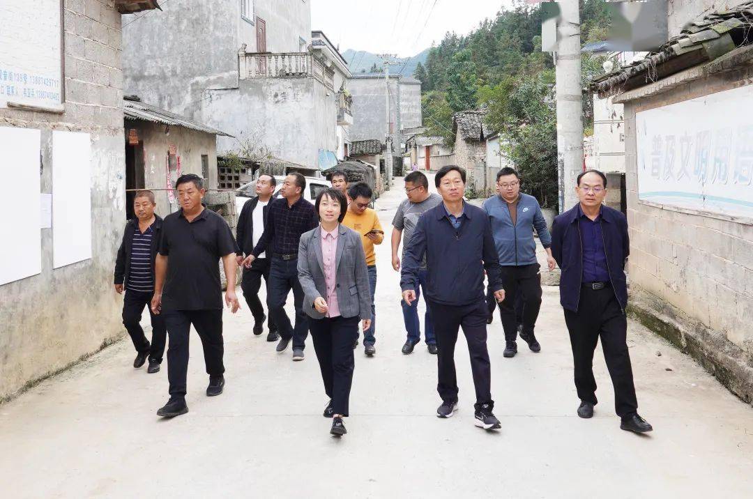 曲靖医专党委书记余祖林调研指导乡村振兴工作