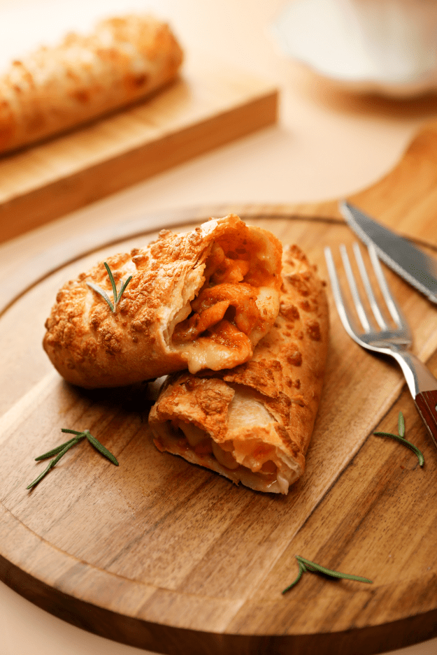 一口爆浆的芝士牛肉卷来了外脆里嫩还流汁