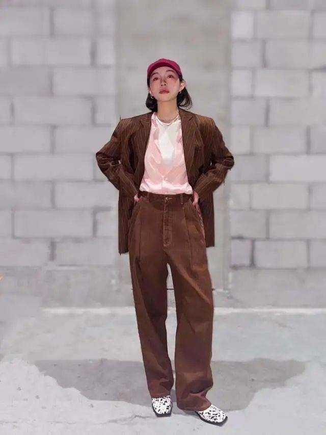 小个子 入秋穿什么鞋？今年流行这双“低跟靴”，时髦显腿长，小个子必备！