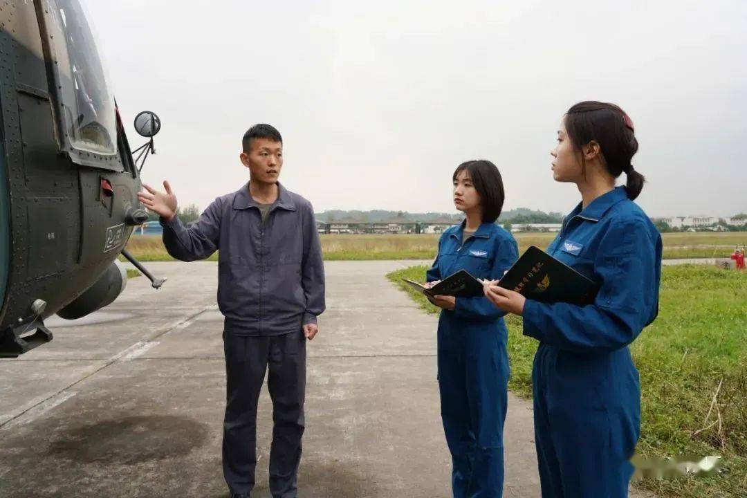 "杨琪说,韩佳宁是一个非常懂得感恩的学生进入大学后,逢年过节都会发