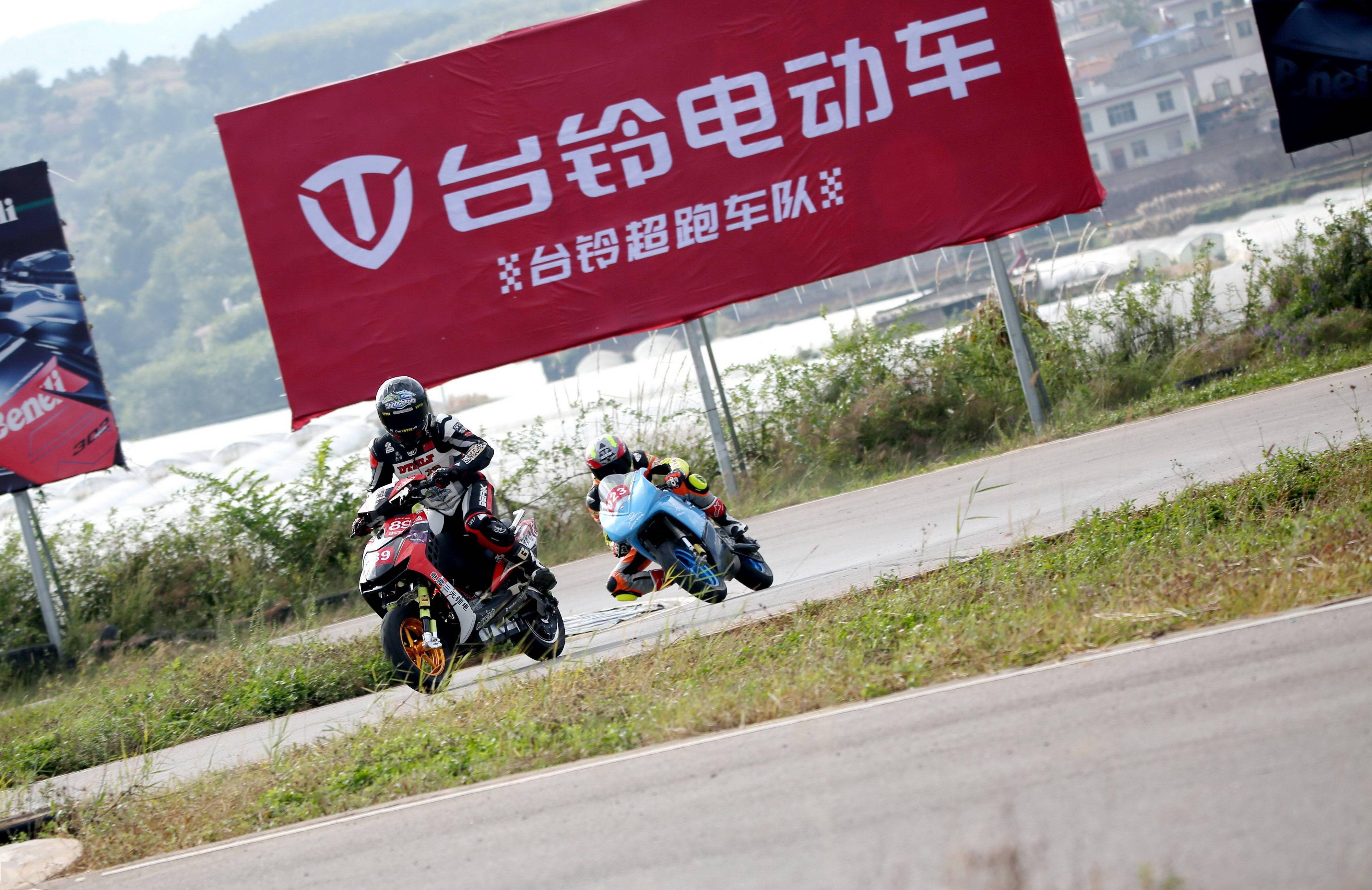 南京远驱云南powerrace公路摩托车系列赛排位剪影