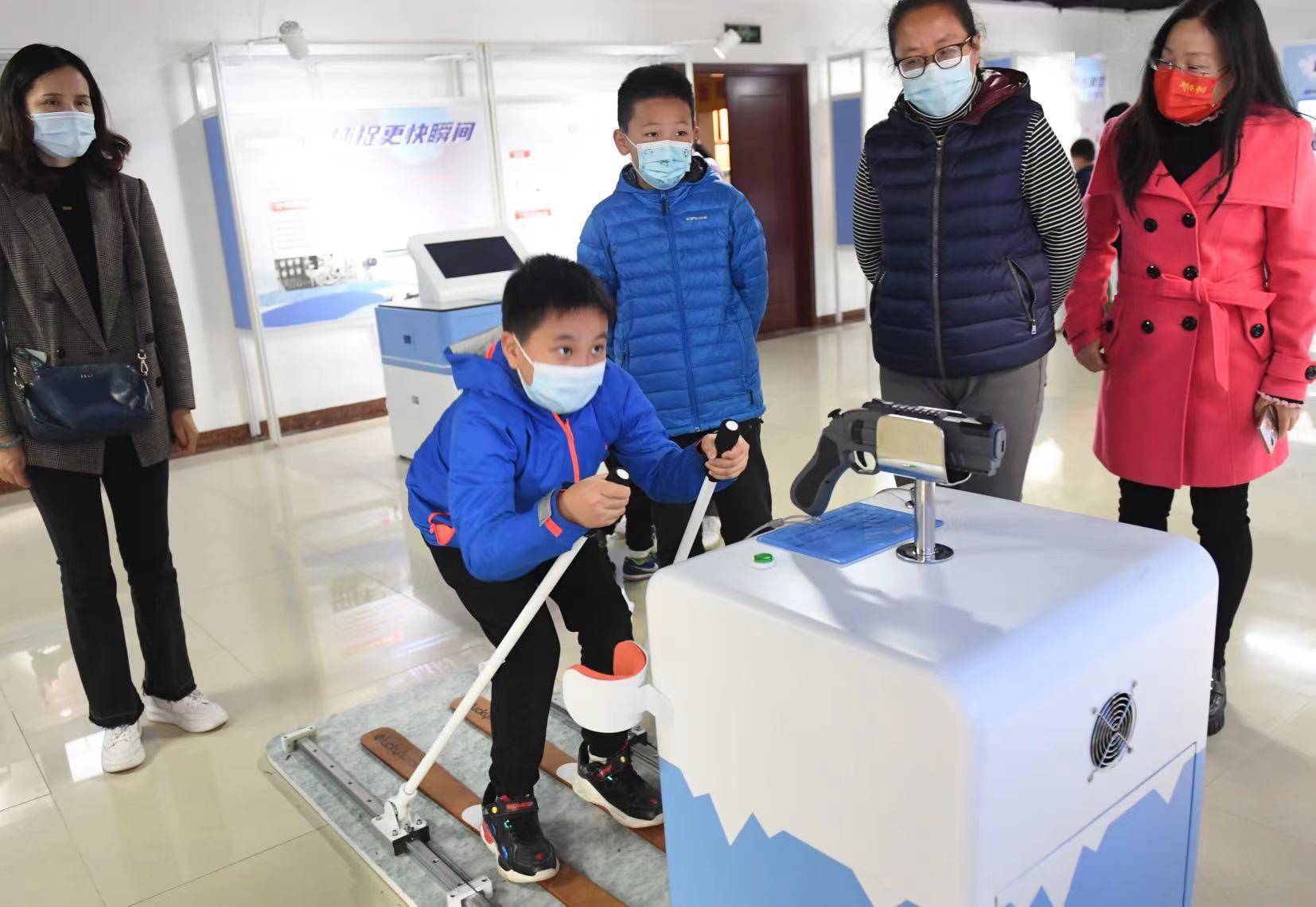 中国流动科技馆“燃冰逐梦”主题巡展启动