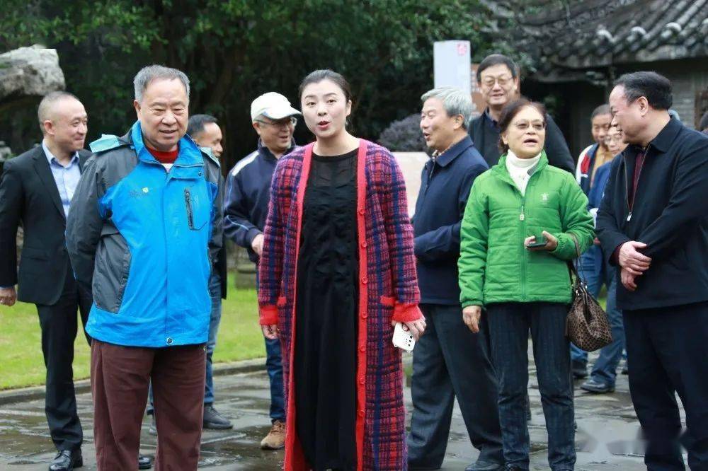 泸州市决咨委在沈子国酒庄召开第六次主任会议并调研中国沈酒集团