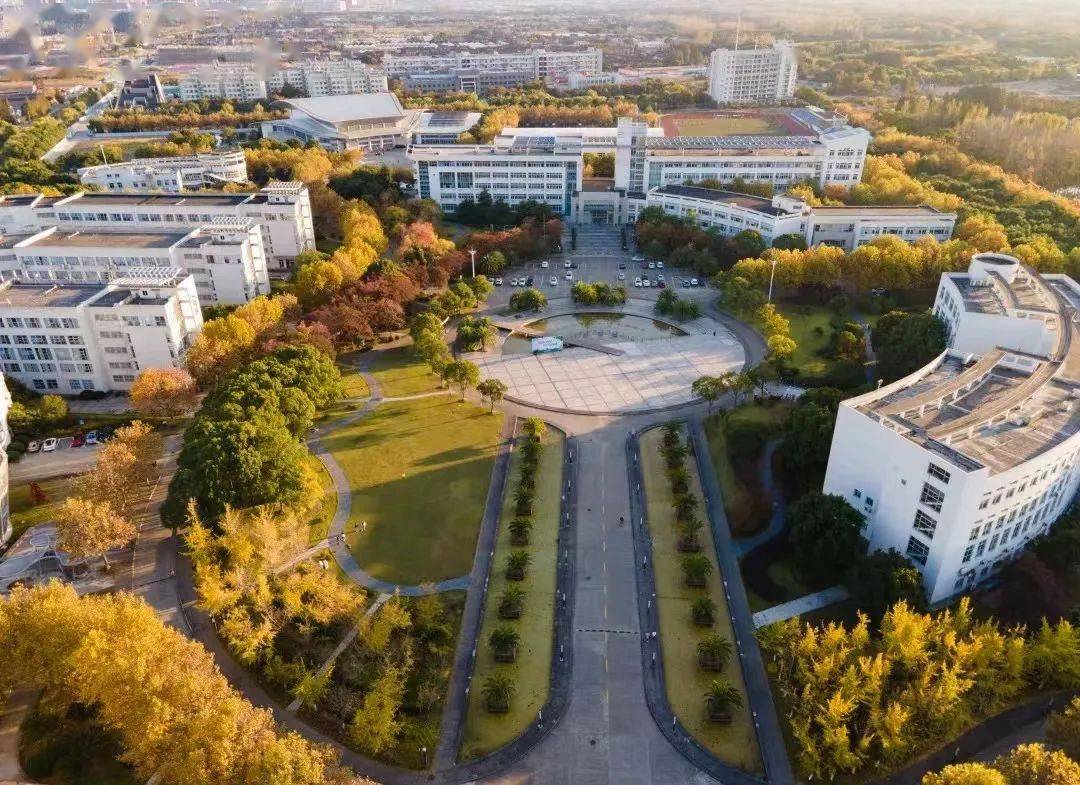 徐匯校區校門上海師範大學中醫藥科技創新中心周邊圖書館前三星河畔上