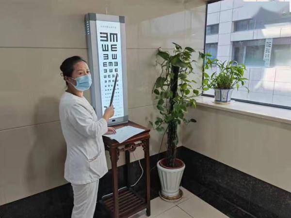 女子|杭州女子一夜之间近视变远视！因为老公...