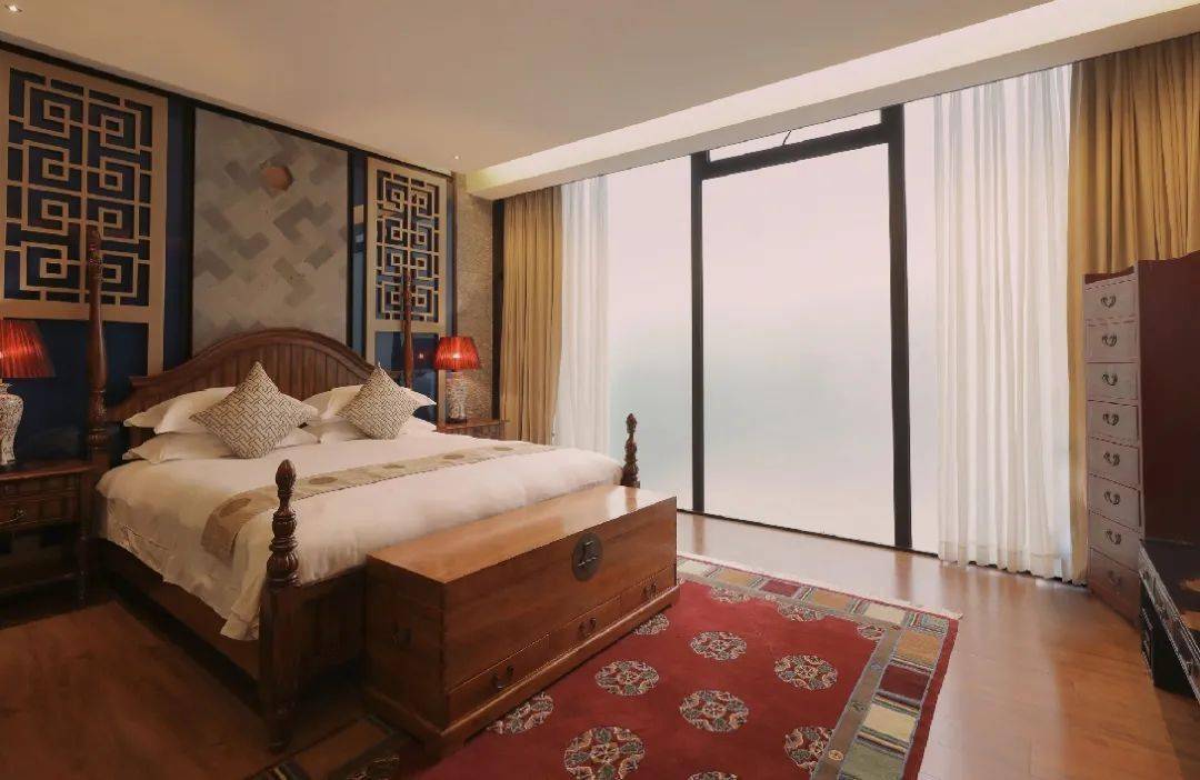 大理青朴酒店渔舟唱晚暮色听风如一副诗意的画卷述说着渔村沧海桑田的