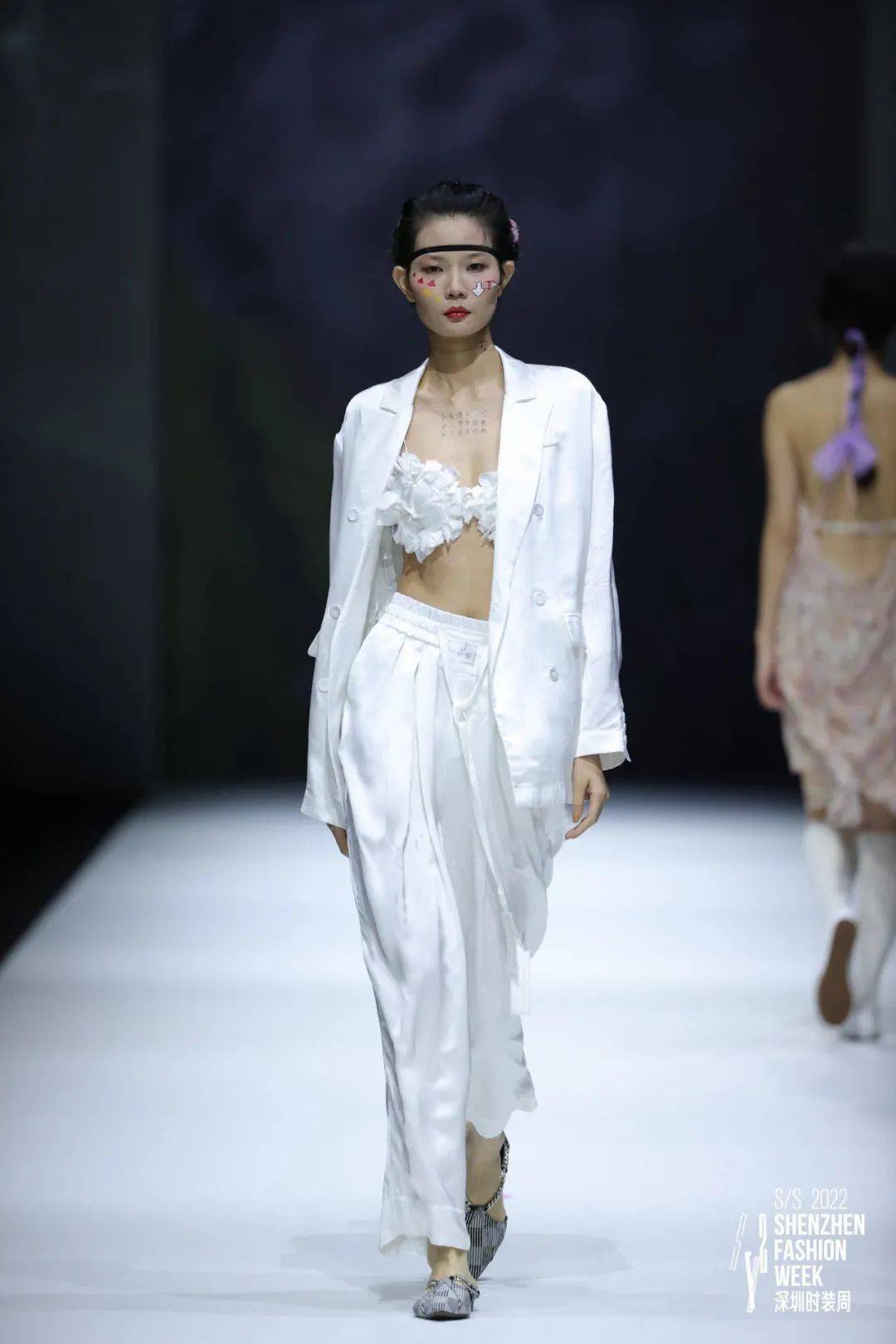 服装 S/S2022深圳时装周｜DAY4：别样角度，诠释「型」之烂漫