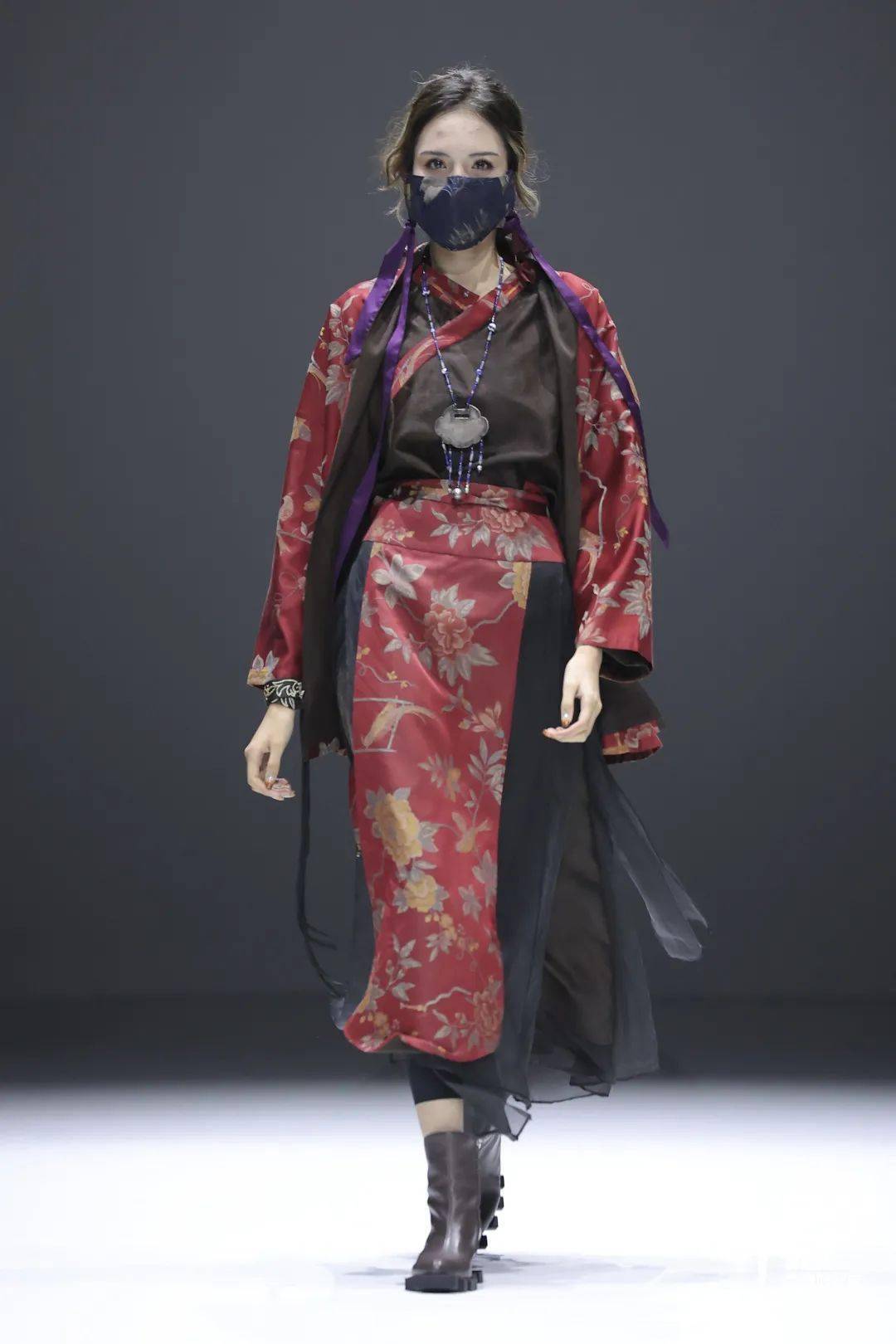 服装 S/S2022深圳时装周｜DAY4：别样角度，诠释「型」之烂漫