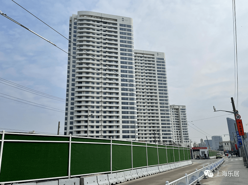 八埭头滨江园停工,延期交房 开发商不撤押频频遭业主投诉
