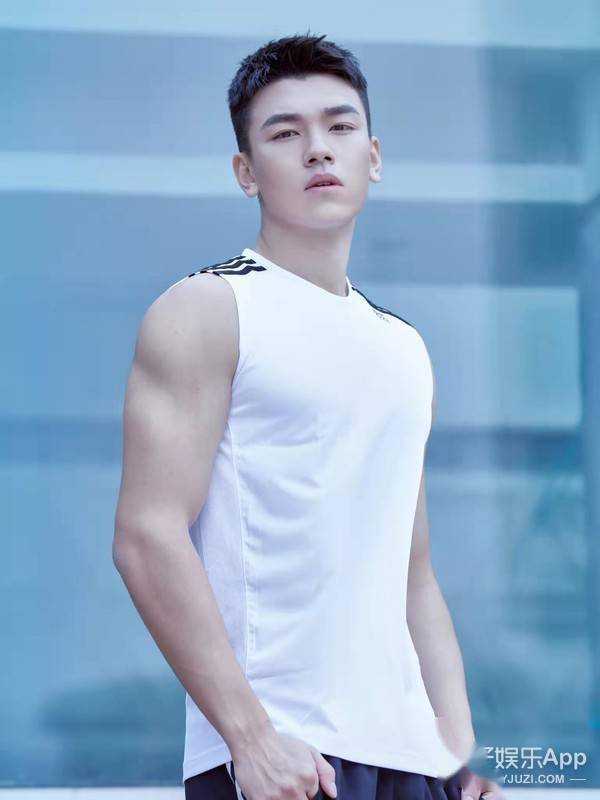 校园小说男主从此有了脸…