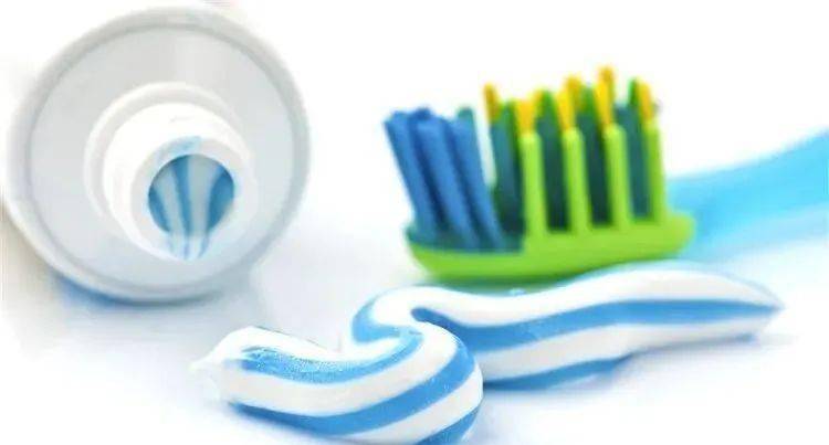 因为|先刷牙还是先吃早餐?看完你就知道了!