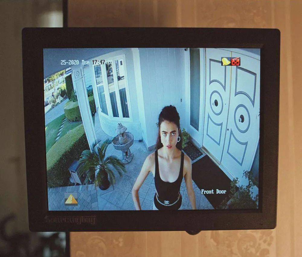 全球|“女佣”这次有点辣丨赏色