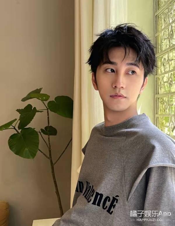 校园小说男主从此有了脸…