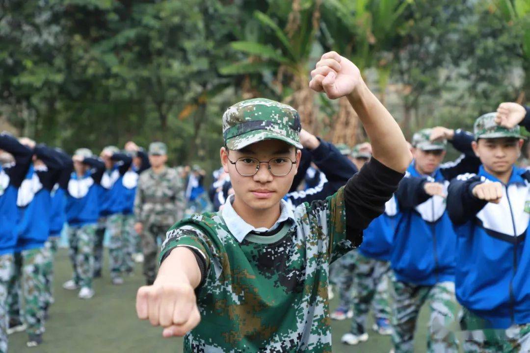 一起来看看古蔺中学军训现场